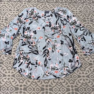 Women’s Medium Van Heusen Floral Blouse